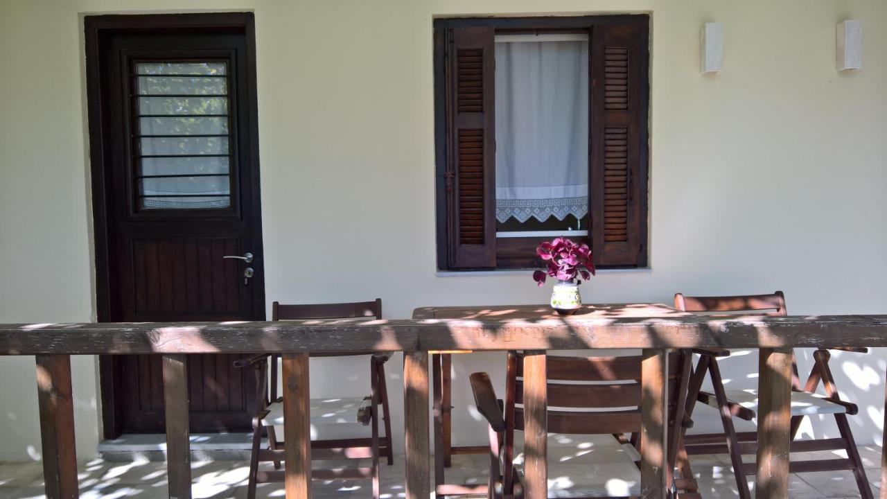 Sotiroulis Apartments Nea Mesangala Exterior photo