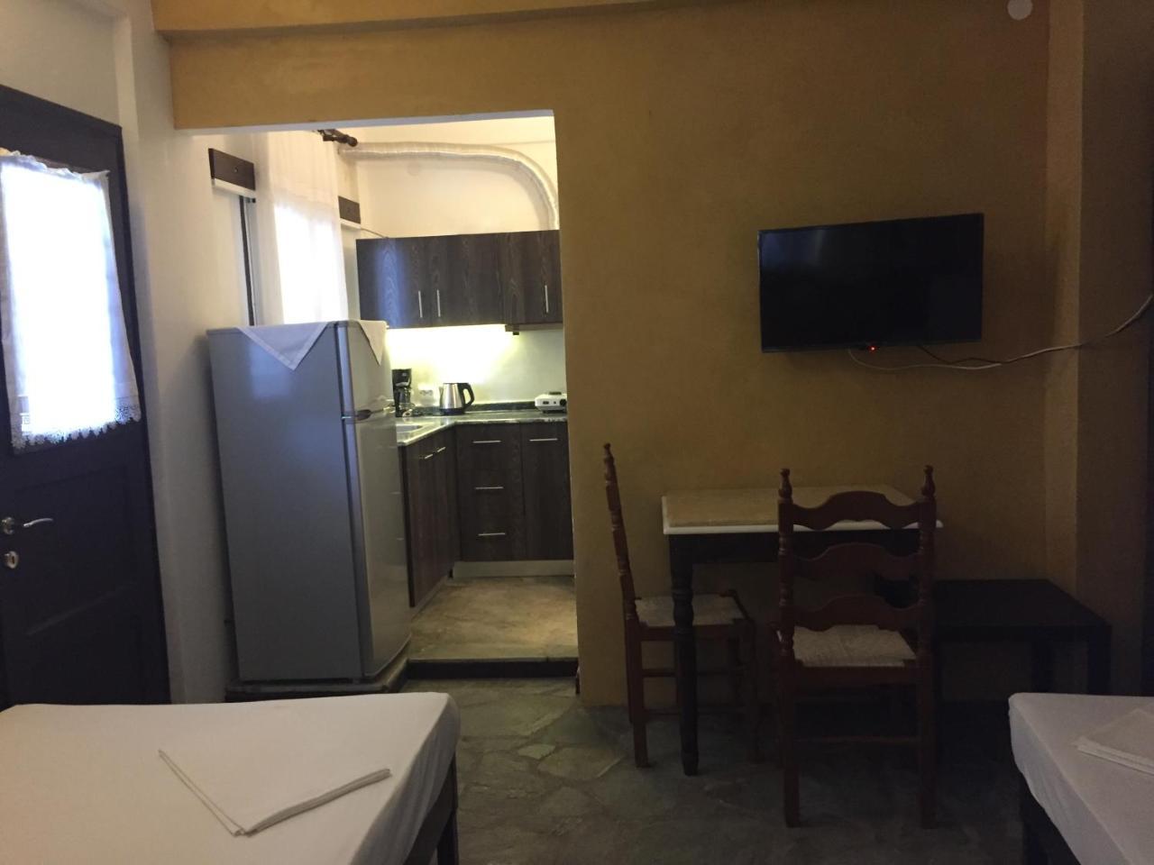 Sotiroulis Apartments Nea Mesangala Exterior photo